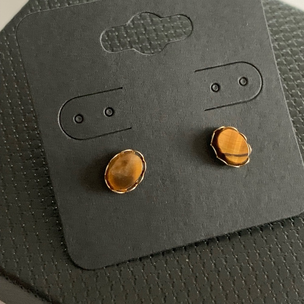 Handmade Oval-shaped tiger's eye stud earrings